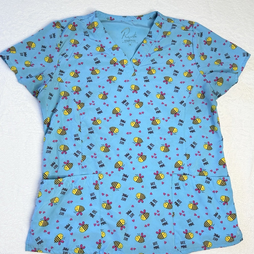 Maevn Prints Scrub Top M Blue Bee Mine Hearts V Neck Nurse Kawaii‎ Valentine